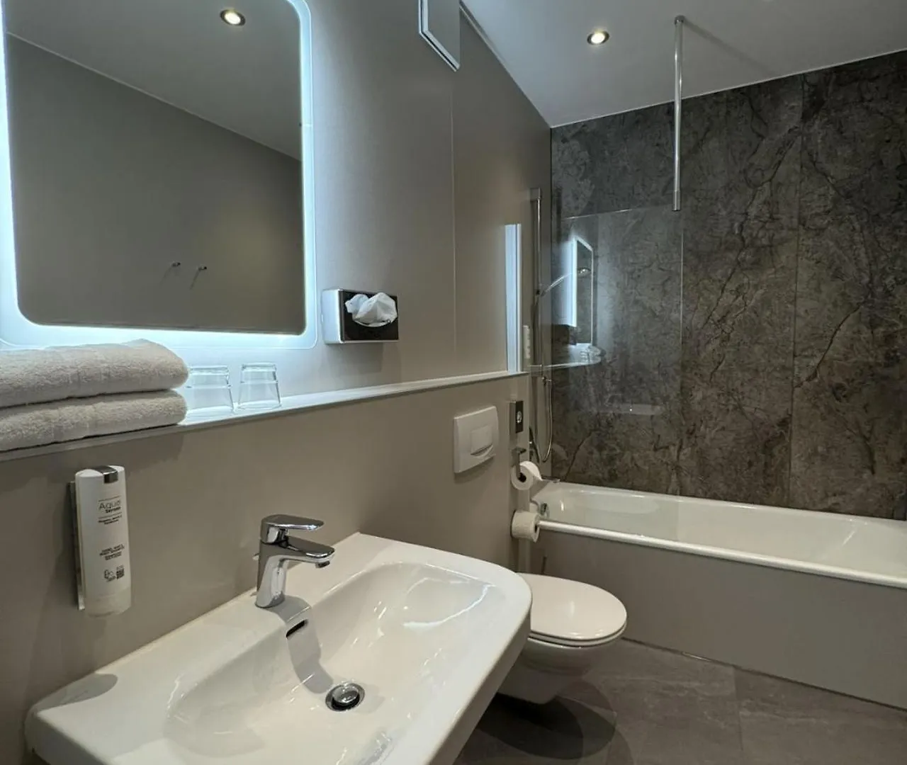 *** Otel Landhotel Schlappinger-Hof Reisbach Almanya